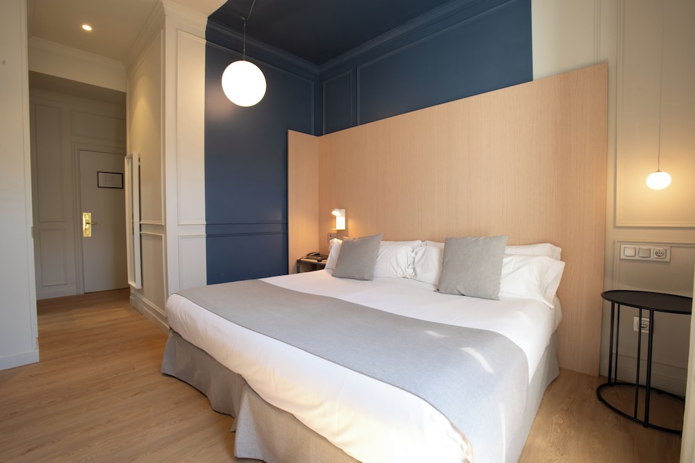 Habitación con 1 cama doble o 2 individuales del hotel Olympia Cónsul del Mar. Foto 4