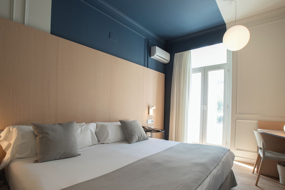 Habitación con 1 cama doble o 2 individuales del hotel Olympia Cónsul del Mar. Foto 8