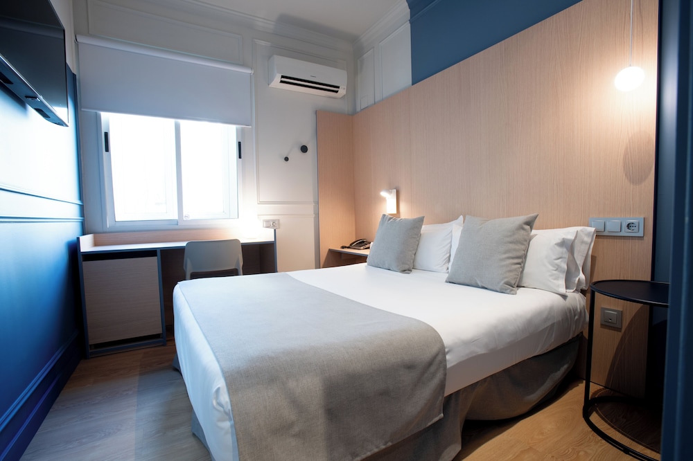 Habitación Pequeña, 1 cama de matrimonio del hotel Olympia Cónsul del Mar