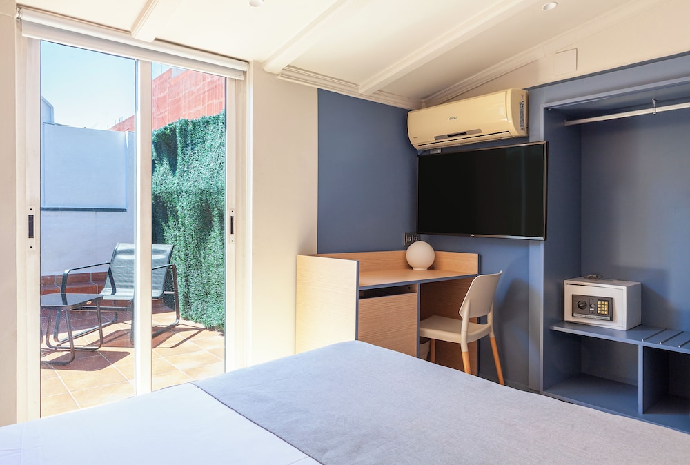 Habitación con 1 cama doble o 2 individuales, terraza del hotel Olympia Cónsul del Mar. Foto 6