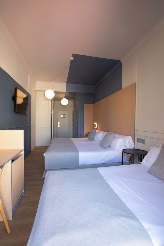 Habitación triple del hotel Olympia Cónsul del Mar. Foto 4