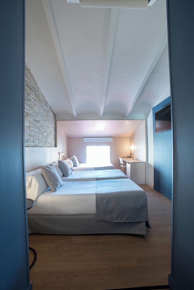 Habitación triple del hotel Olympia Cónsul del Mar. Foto 6