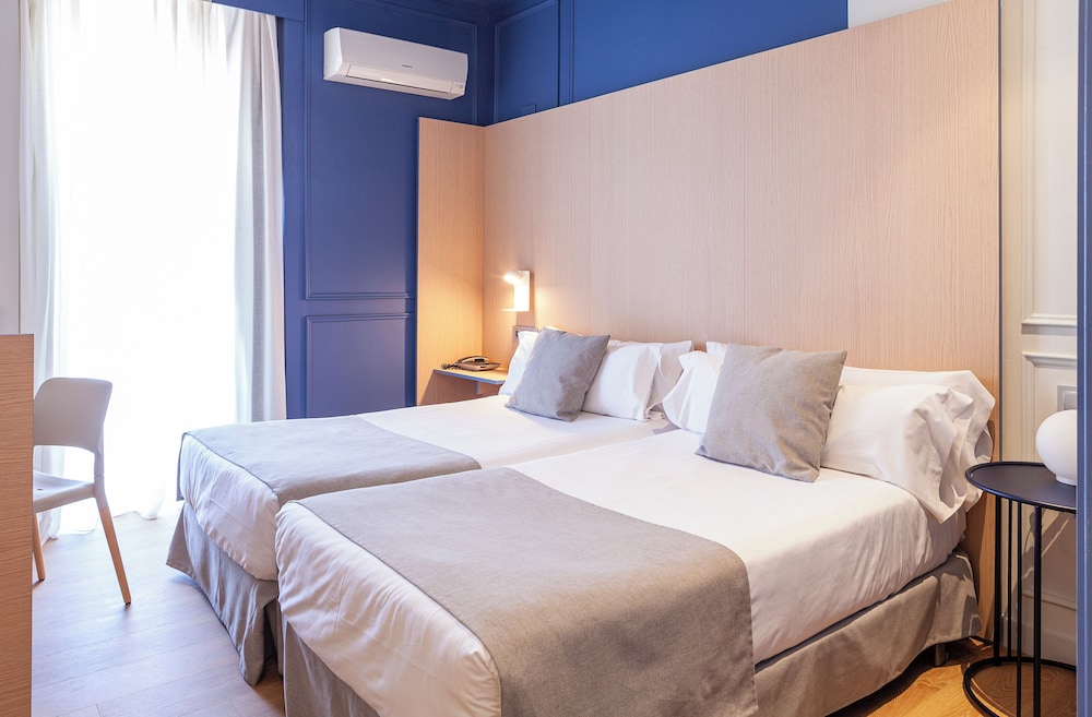 Habitación con 1 cama doble o 2 individuales del hotel Olympia Cónsul del Mar. Foto 22