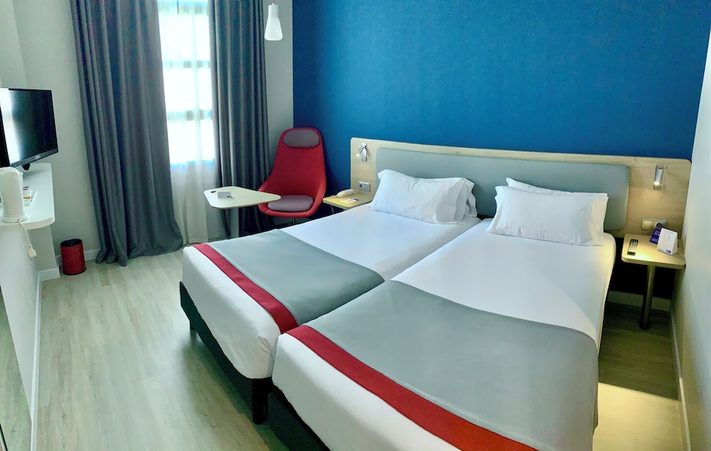 Habitación estándar (Free Breakfast) del hotel Holiday Inn Express Valencia Ciudad De Las Ciencias, An Ihg. Foto 4