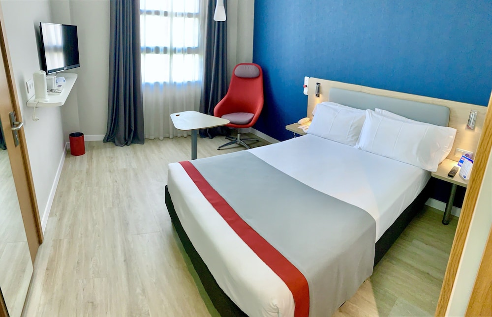 Habitación estándar, 1 cama doble, accesible para personas con discapacidad (Free Breakfast) del hotel Holiday Inn Express Valencia Ciudad De Las Ciencias, An Ihg