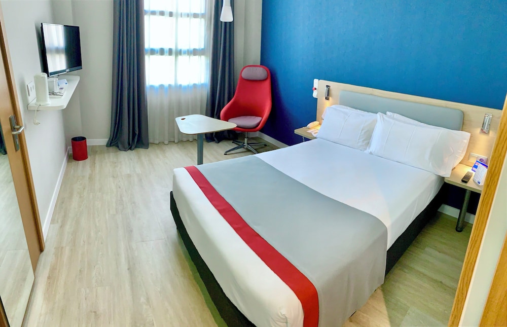 Habitación estándar, 1 cama doble, accesible para personas con discapacidad del hotel Holiday Inn Express Valencia Ciudad De Las Ciencias, An Ihg. Foto 5