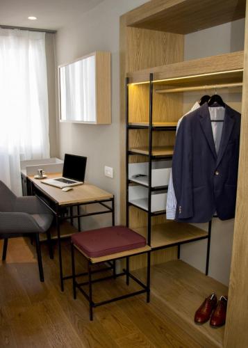 Habitación doble con balcón del hotel One Shot Colón 46. Foto 10