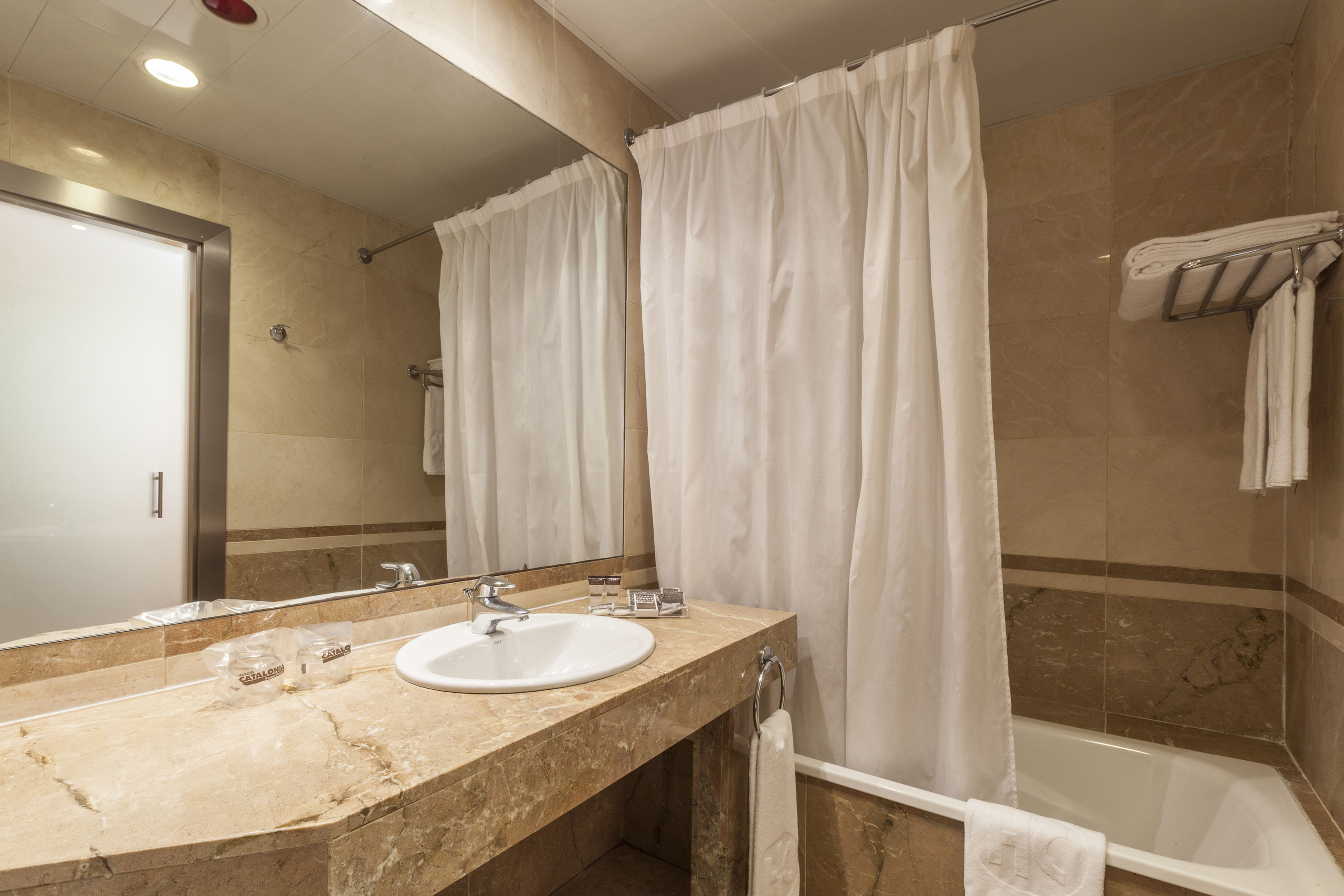 Habitación individual del hotel Catalonia Excelsior. Foto 1