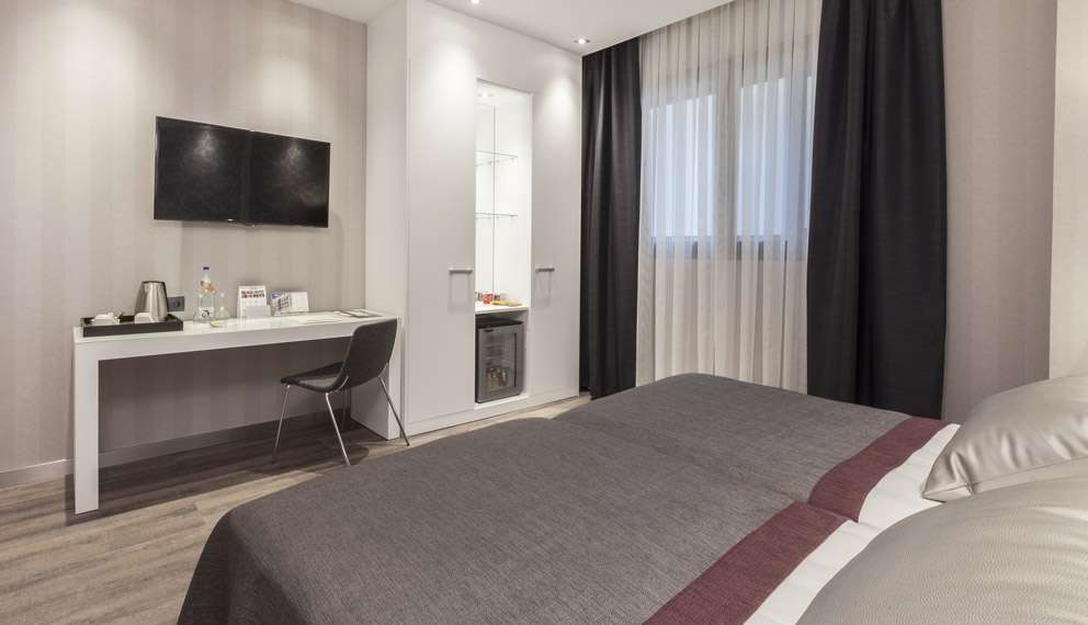 Habitación doble Superior del hotel Catalonia Excelsior. Foto 1