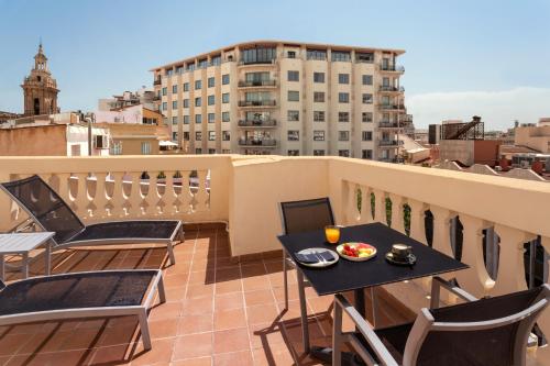 Habitación Doble Superior con terraza - 1 o 2 camas del hotel Catalonia Excelsior. Foto 1