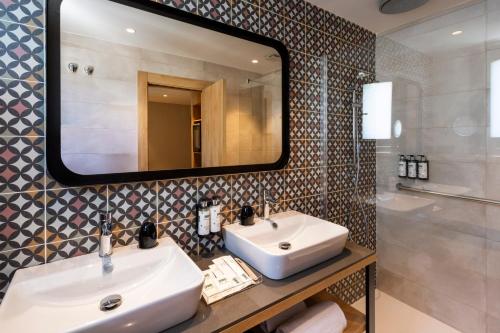 Suite Junior con piscina privada del hotel Catalonia Excelsior. Foto 5