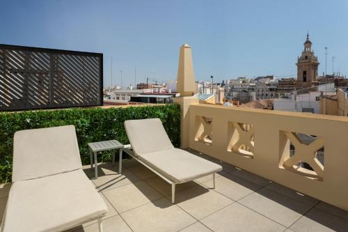 Habitación Doble Superior con terraza y piscina - 1 o 2 camas del hotel Catalonia Excelsior