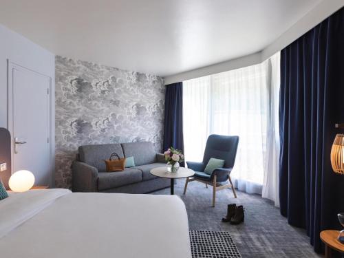 Habitación Familiar con acceso al spa del hotel Mercure Aix-les-Bains Domaine de Marlioz Hôtel & Spa. Foto 8