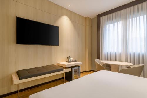 Habitación Estándar - 1 cama grande del hotel Ac Valencia By Marriott