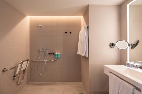 Habitación Superior Adaptada del hotel Novotel Valencia Lavant - New Opening 2024. Foto 2