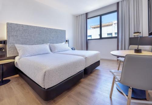 Habitación INNSIDE del hotel Innside Valencia Oceanic. Foto 3
