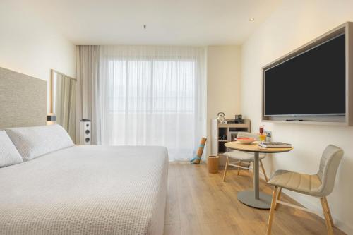 El Estudio con terraza del hotel Innside Valencia Oceanic. Foto 3