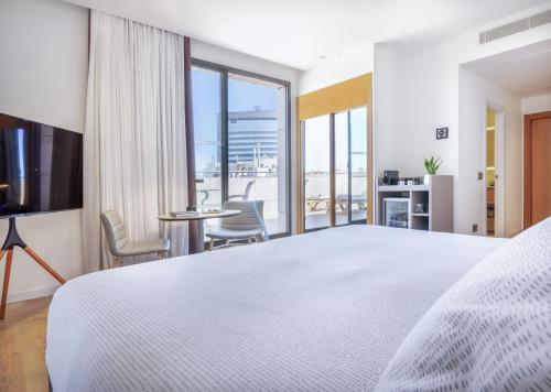 El Estudio con terraza del hotel Innside Valencia Oceanic. Foto 4