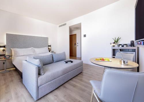Estudio comunicado con terraza del hotel Innside Valencia Oceanic. Foto 4