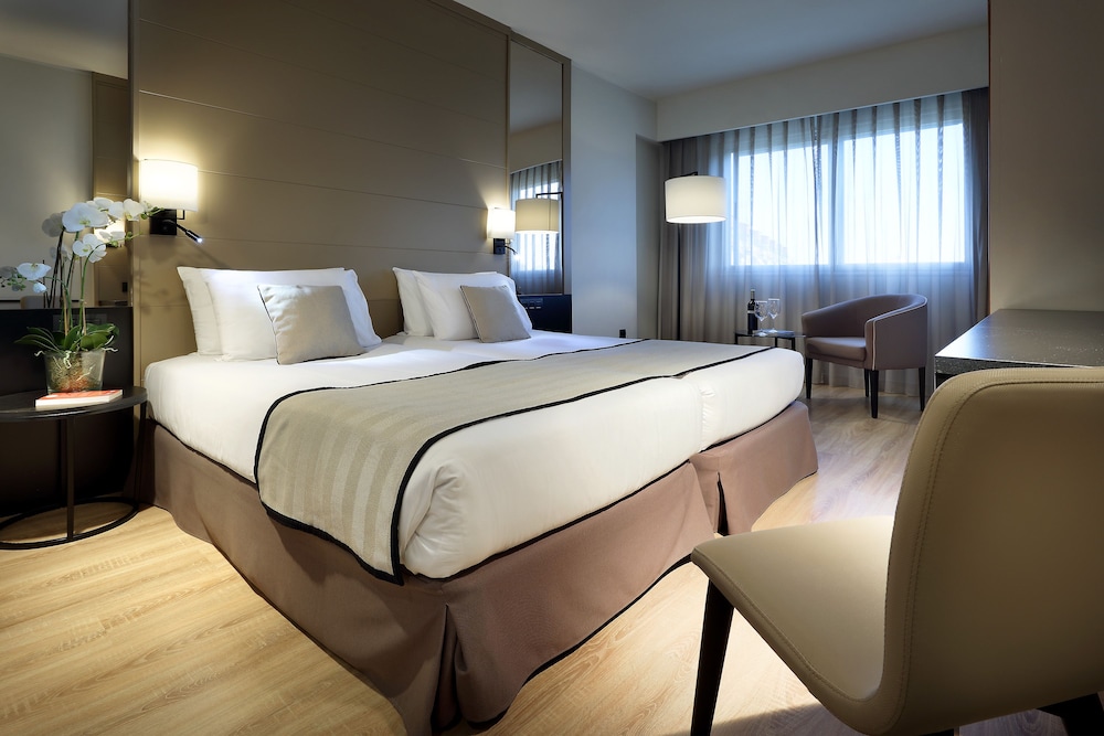 Habitación Triple del hotel Exe Rey Don Jaime. Foto 4