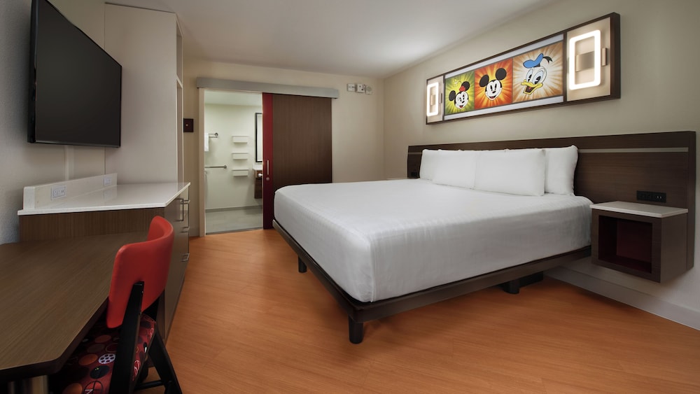 Preferred Room. Wheelchair accessible with roll - in shower and option for hearing accessibility. 1 ki del hotel Disney's All-star Music Resort