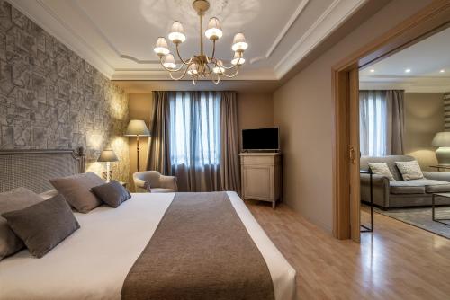 Suite Junior del hotel Vincci Lys. Foto 6