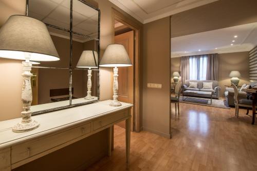 Suite Junior del hotel Vincci Lys. Foto 8