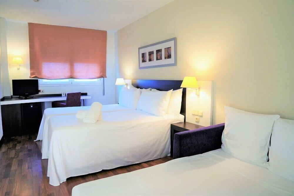 Habitación L del hotel Port Feria Valencia