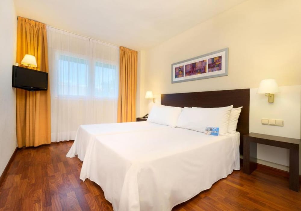 Habitación M del hotel Port Feria Valencia
