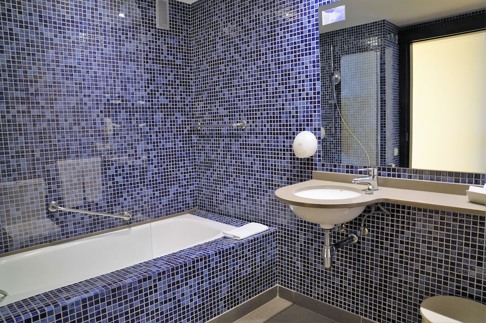 Habitación M Premium del hotel Port Feria Valencia. Foto 3