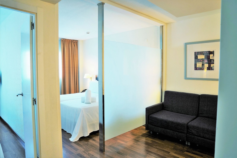 Habitación XL del hotel Port Feria Valencia