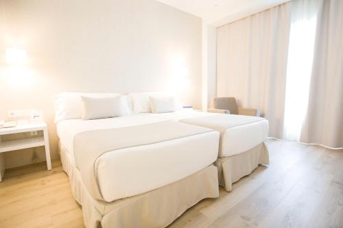 Habitación Triple del hotel Albufera. Foto 3