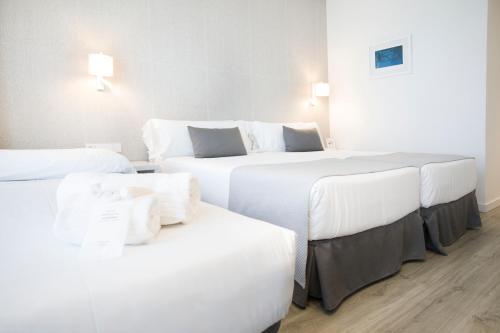 Habitación Triple del hotel Albufera. Foto 5