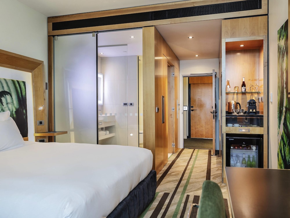 Habitación ejecutiva, 1 cama de matrimonio grande del hotel Novotel Auckland Airport. Foto 2