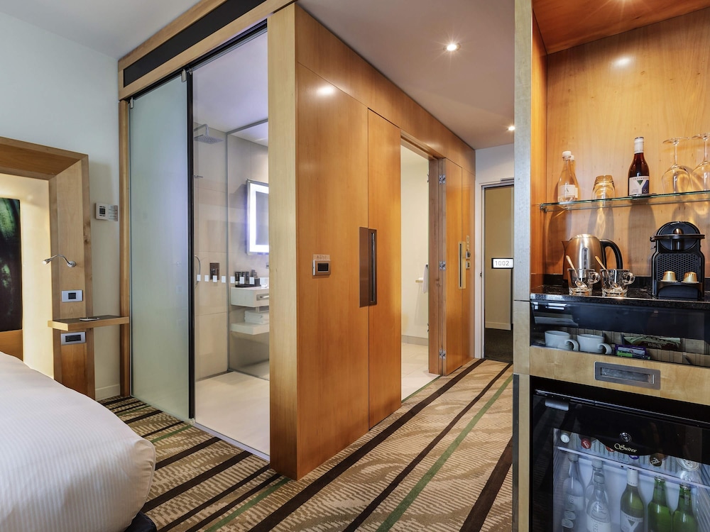Habitación ejecutiva, 1 cama de matrimonio grande del hotel Novotel Auckland Airport. Foto 4