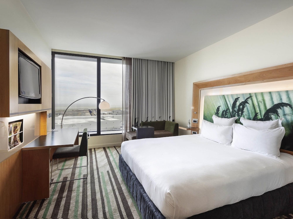 Habitación ejecutiva, 1 cama de matrimonio grande del hotel Novotel Auckland Airport. Foto 4
