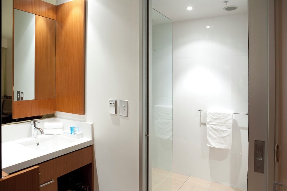 Habitación ejecutiva, 1 cama de matrimonio grande del hotel Novotel Christchurch Cathedral Square. Foto 9