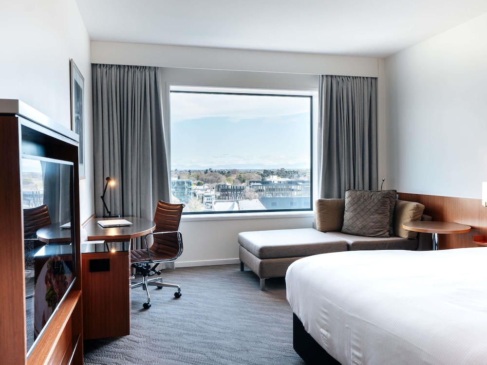 Habitación superior, 1 cama de matrimonio grande del hotel Novotel Christchurch Cathedral Square. Foto 3
