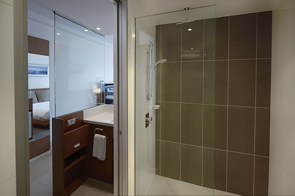 Habitación doble superior, 2 camas dobles del hotel Novotel Christchurch Cathedral Square. Foto 6
