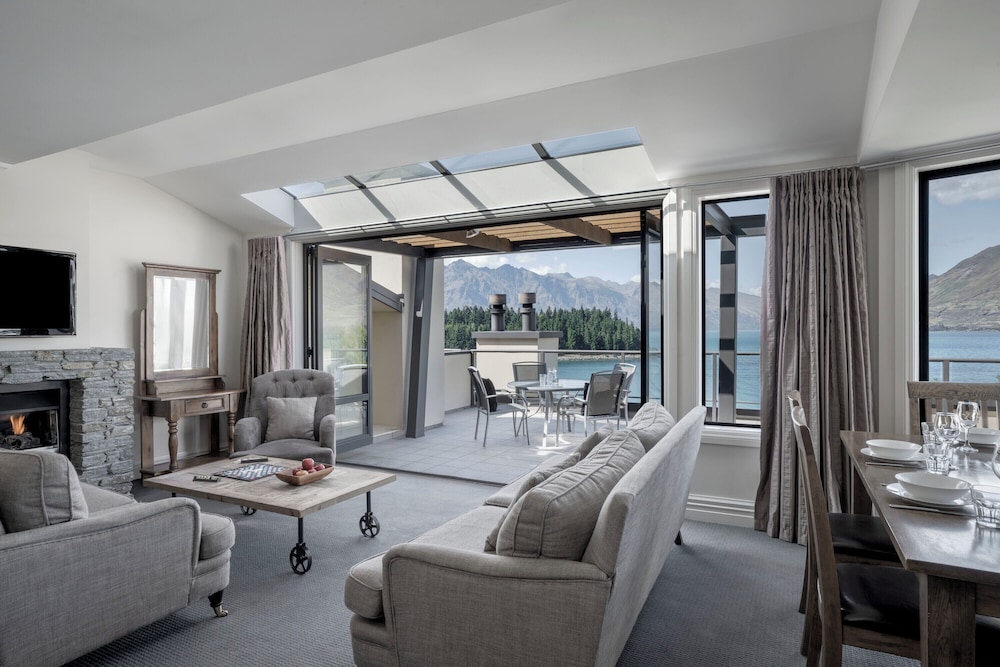 Suite con Vistas al Lago de 2 Dormitorios del hotel Peppers Beacon Queenstown. Foto 6