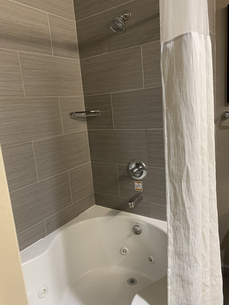Habitación doble Accesible 2 Camas queen Normal del hotel Fairfield Inn & Suites by Marriott New York Staten Island. Foto 7