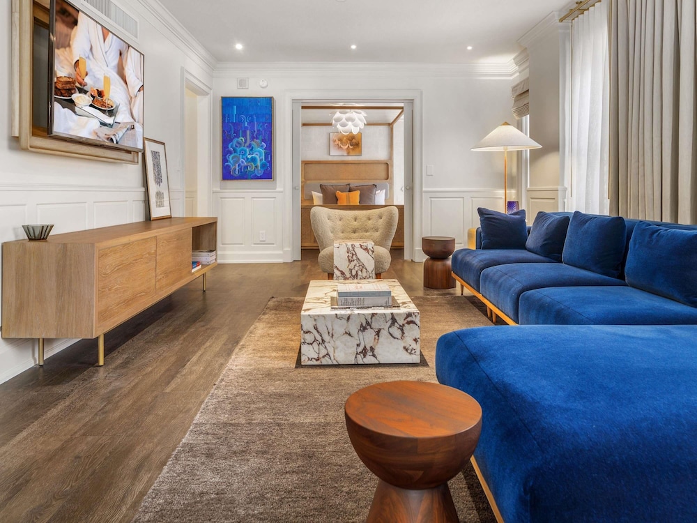 SUITE PRESIDENCIAL MONARCH EN ESQUINA, 1 Cama King, 1500 SF, 139 SM, Vistas a la Ciudad, 1.5 Baños, Nespresso del hotel Andra Seattle Mgallery Collection. Foto 7