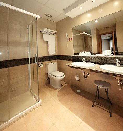Habitación Doble con cama supletoria del hotel Imperial. Foto 3
