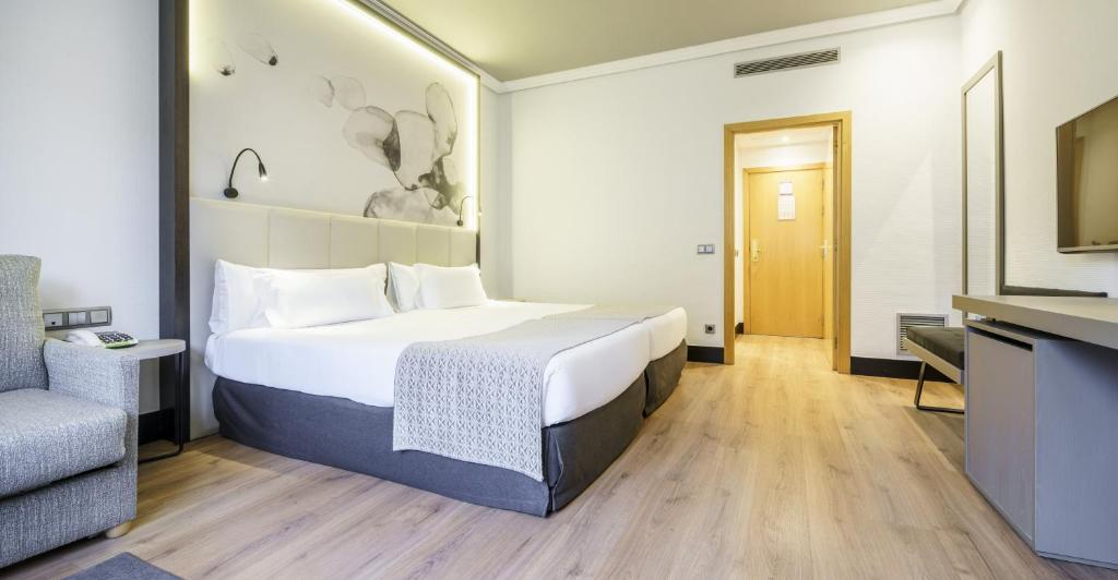 Habitación doble Premium del hotel Ilunion Bilbao. Foto 1