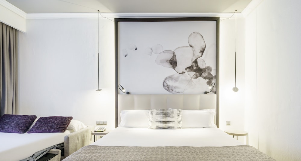 Habitación Triple Premium, del hotel Ilunion Bilbao