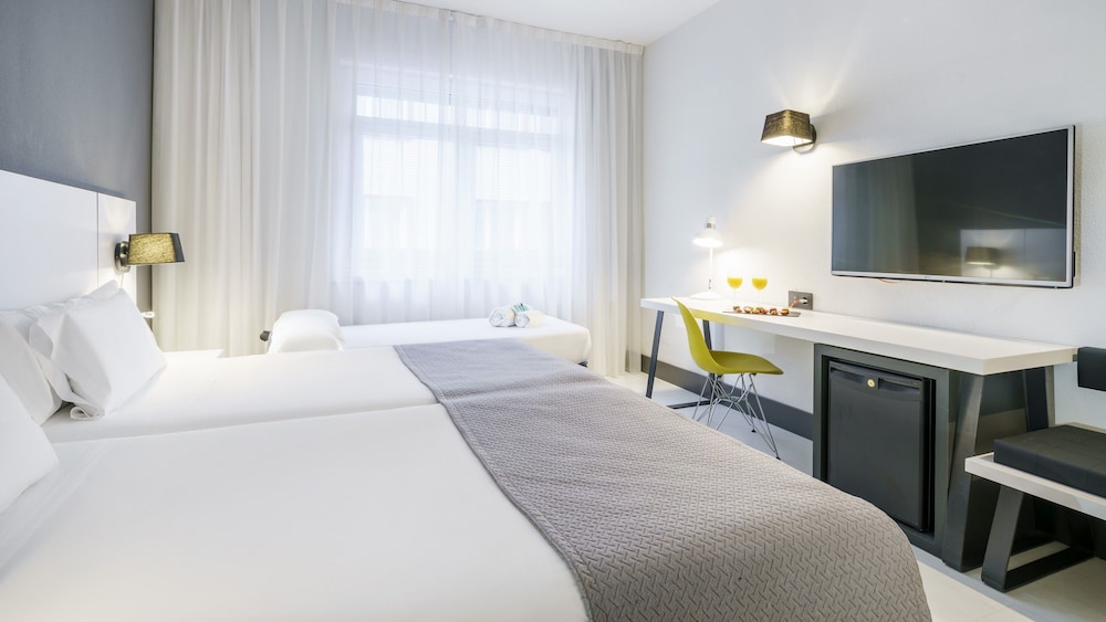 Habitación triple del hotel Ilunion Bilbao