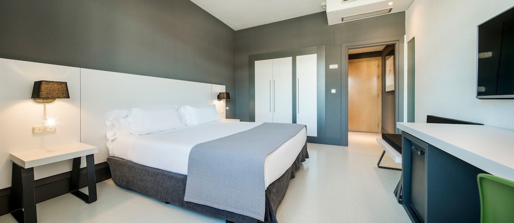 Habitación doble, mascotas del hotel Ilunion Bilbao. Foto 1