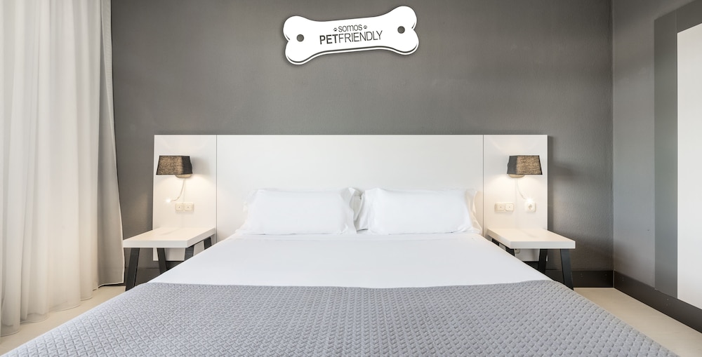 Habitación doble, mascotas del hotel Ilunion Bilbao. Foto 2