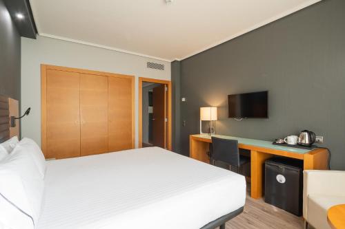 Habitación Doble con terraza - 1 o 2 camas del hotel Eurostars Indautxu. Foto 3
