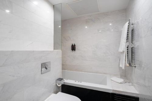 Suite del hotel Eurostars Indautxu. Foto 1